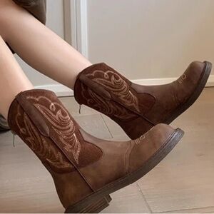 Brown Embroidered Women's Heeled Boots